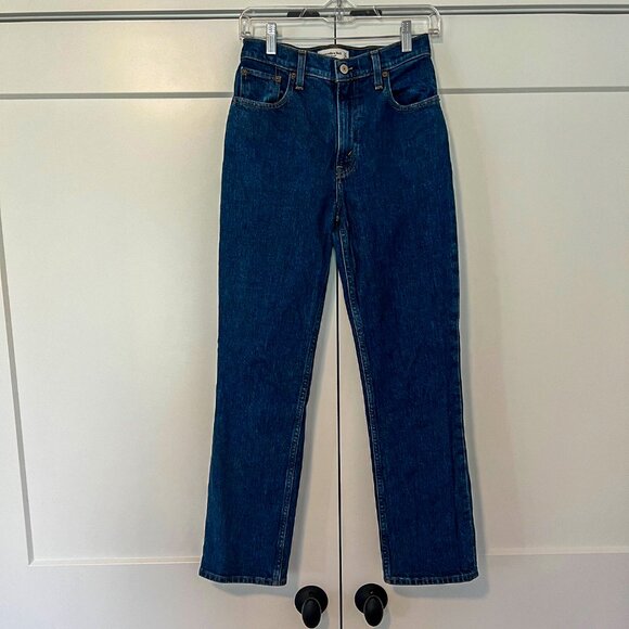 Abercrombie & Fitch Ultra High Rise 90s Straight Jean, Size 24 Short - Picture 3 of 4
